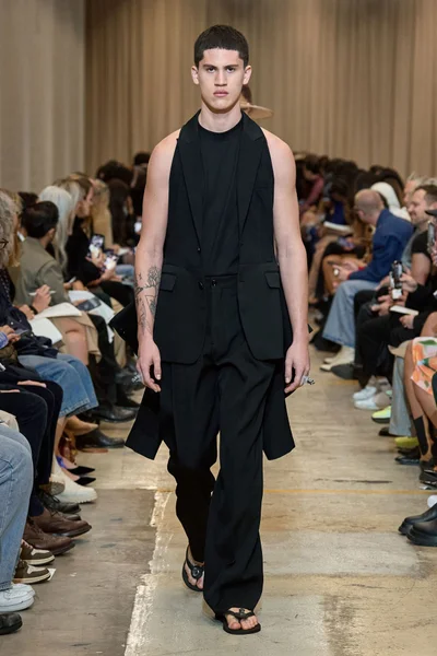 Look 48